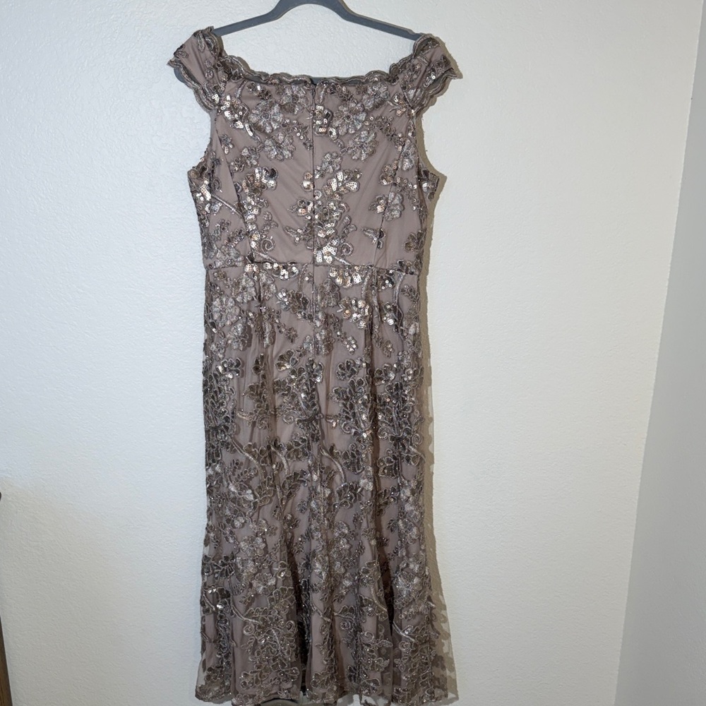 Alex Evenings Champagne Sequin embroidered Formal Mother of Bride Dress Size 10P - Picture 2 of 6